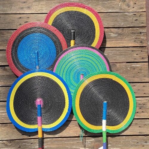 Éventails Africains Artisanaux "Rétro Pop" - Tissés Main en Plastique Recyclé !