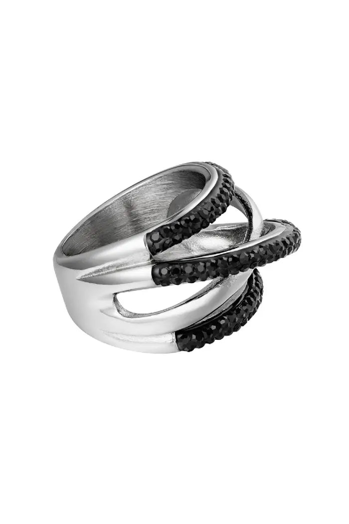 Bague acier inoxydable et ses strass noirs