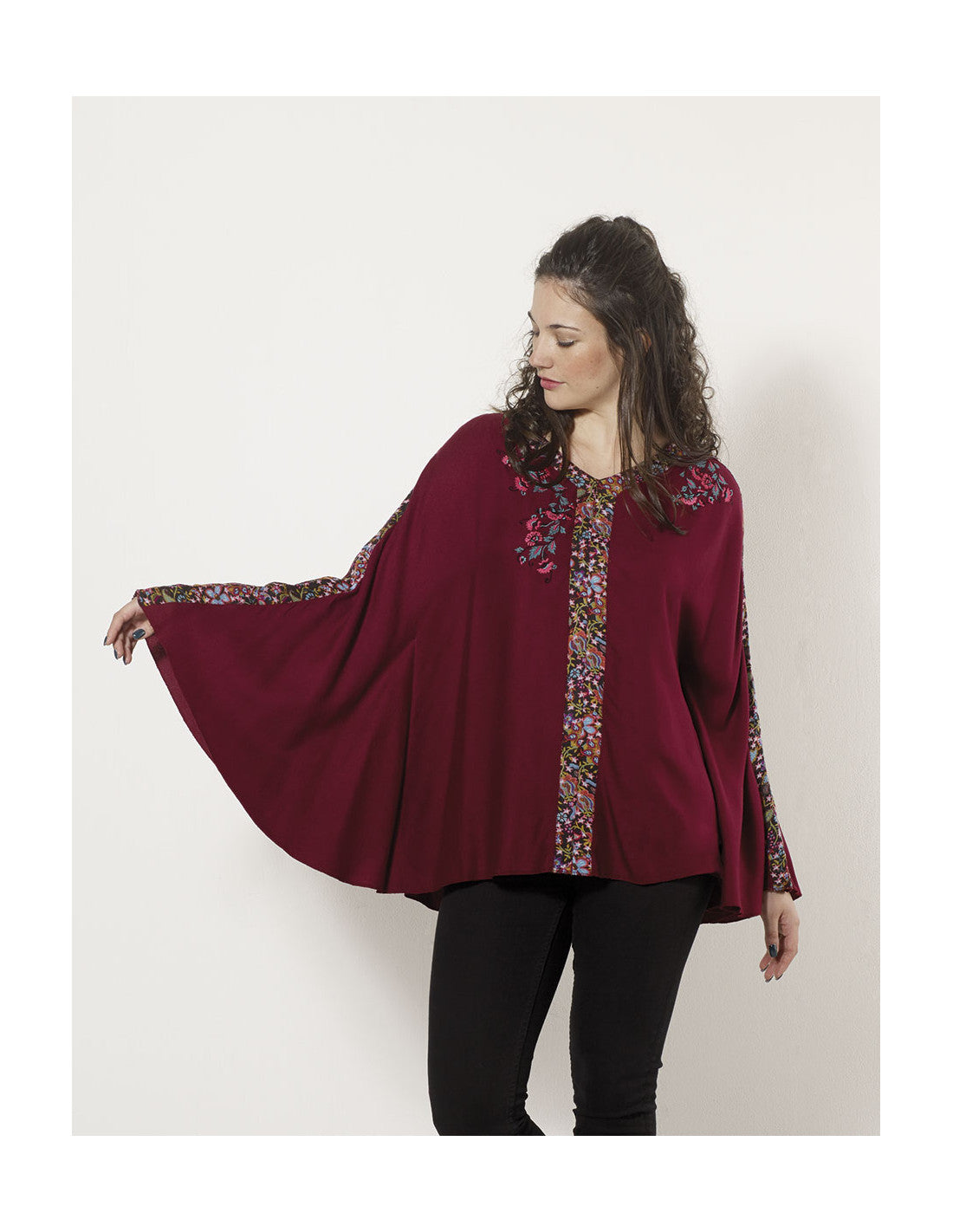 Haut forme poncho brodé S/M