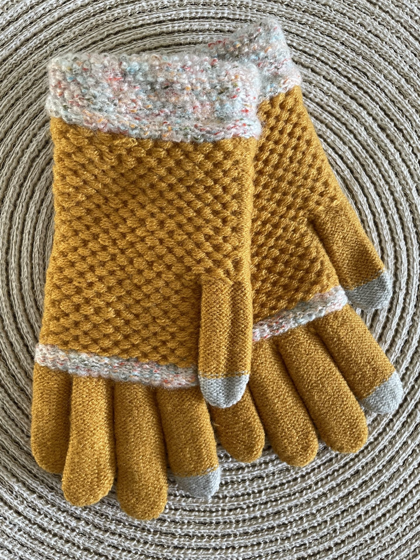 Gants Hiver Épais Tricot Texturé et Poignets Mouchetés – Style Rétro