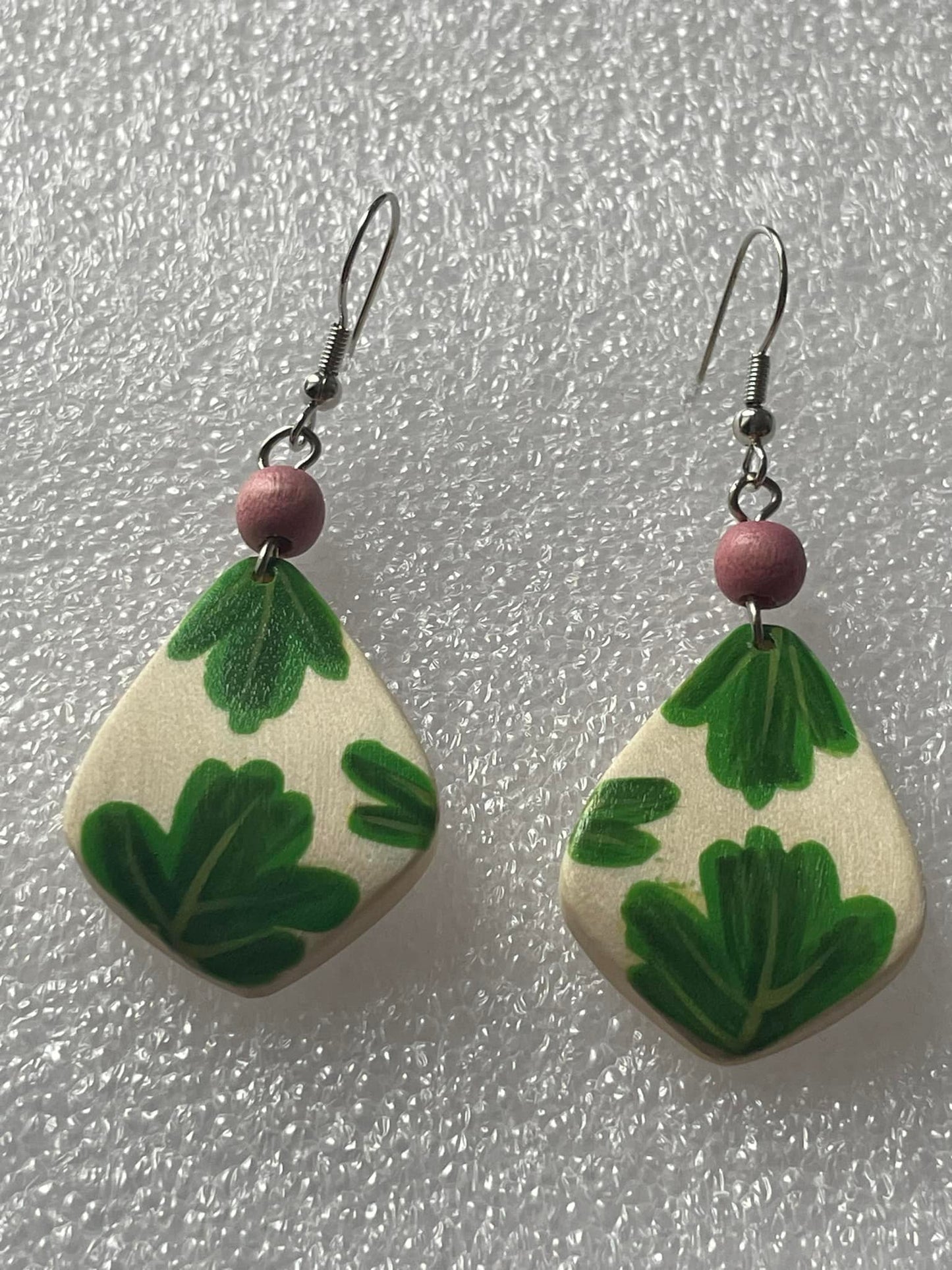 Boucles d'Oreilles "Feuilles Tropicales" en Bois Peint - Style Bohème Chic Merveilles du Monde