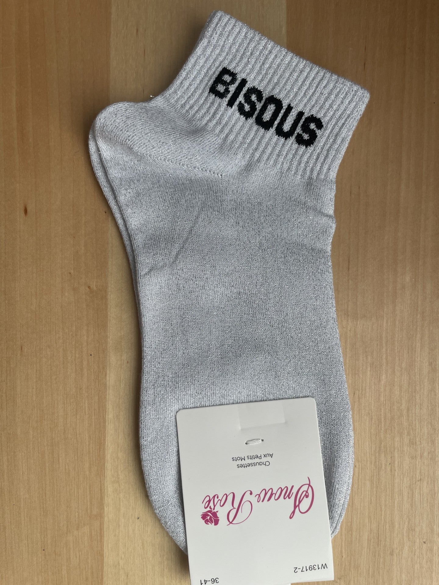 Chaussettes brillantes courtes "BISOUS"