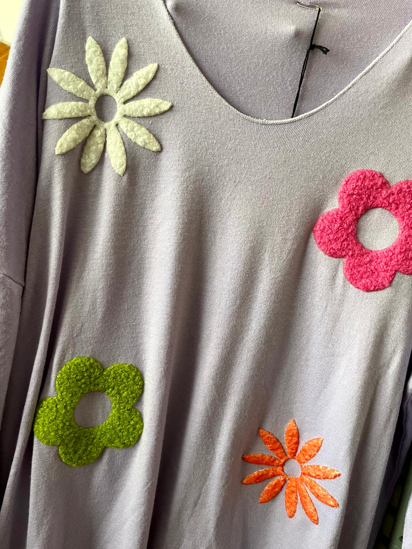 Pull fleur en pilou pilou tout doux tendance 70's couleur lilas