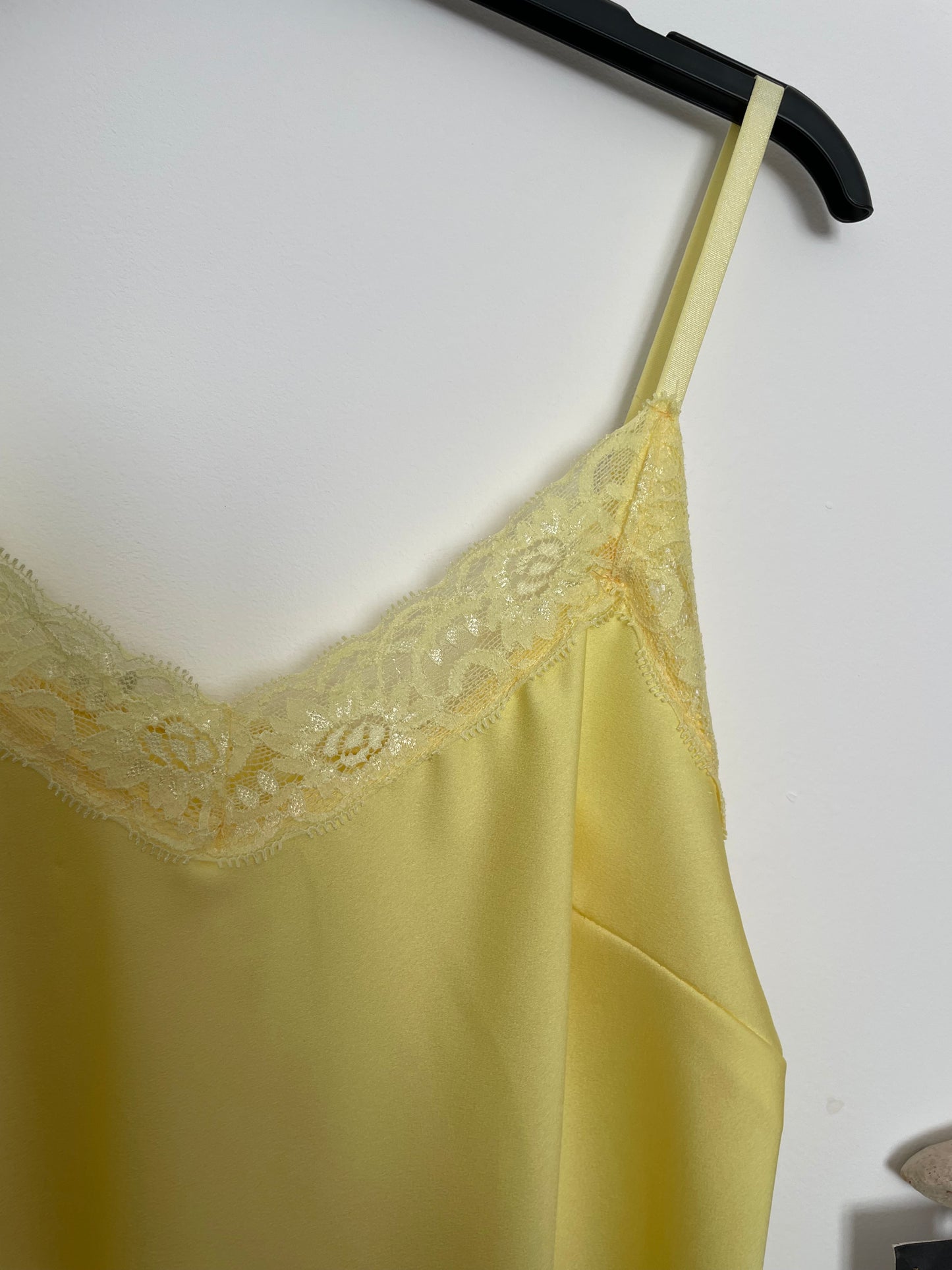 Caraco dentelle jaune