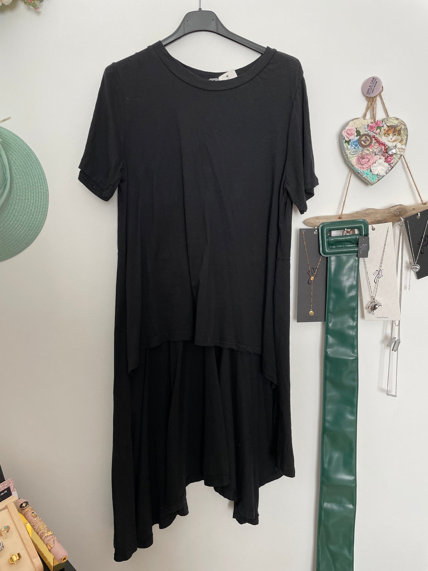 Long asymmetrical T-shirt