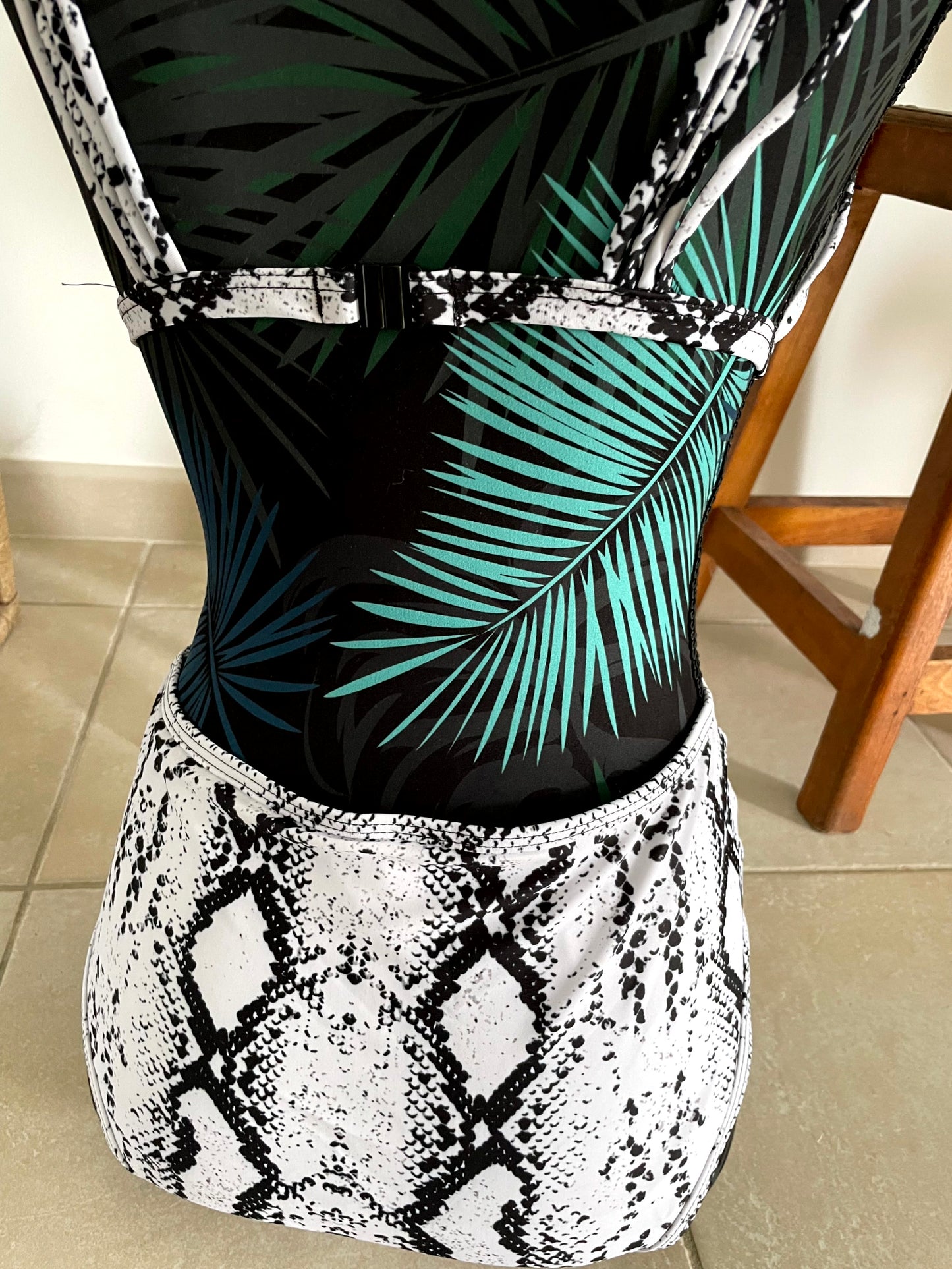 Bikini "Ondes Sauvages" Imprimé Peau de Serpent Noir & Blanc - Soyez la Reine de l'Été !