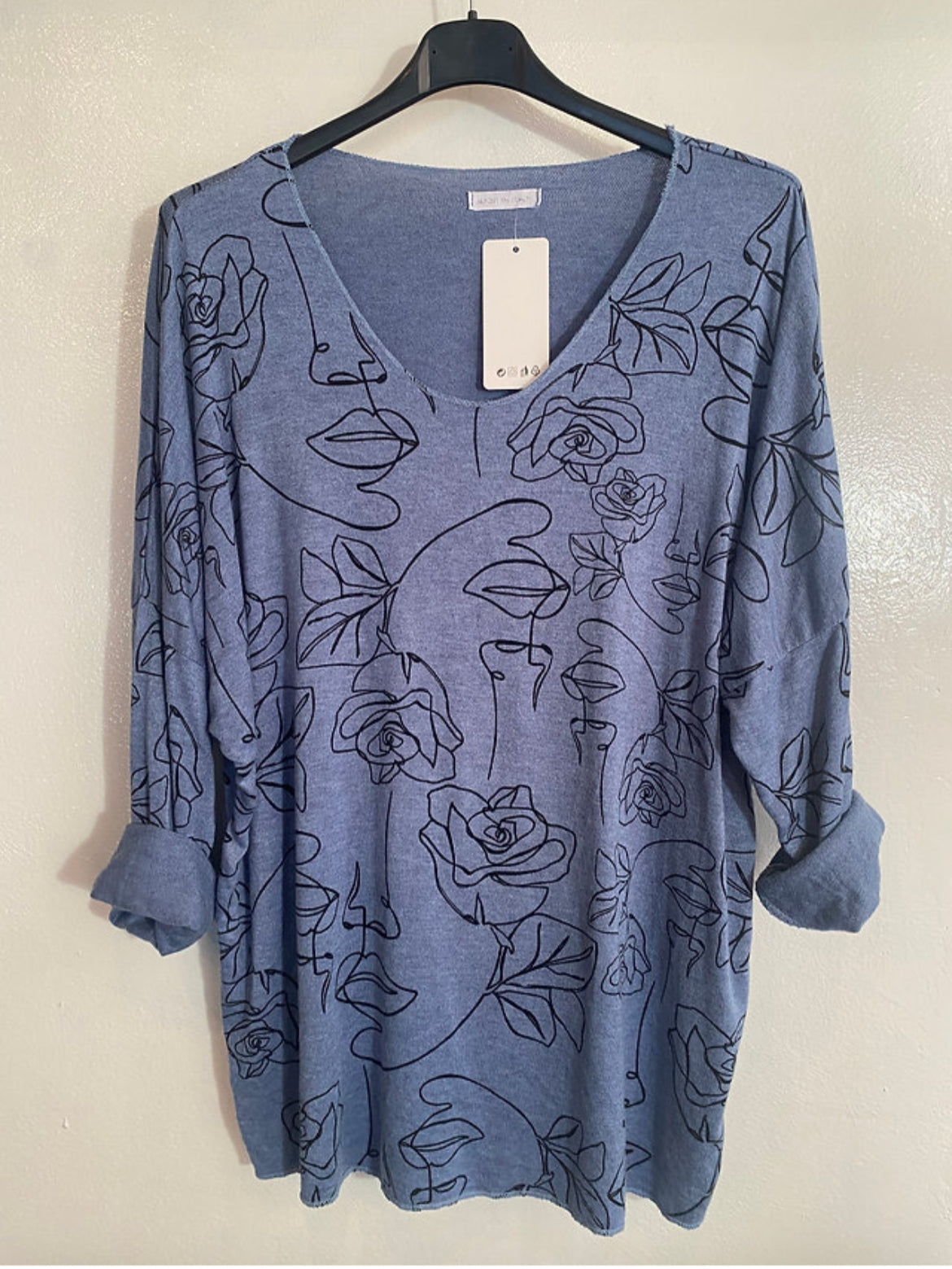 Pull léger imprimé visage style Picasso
