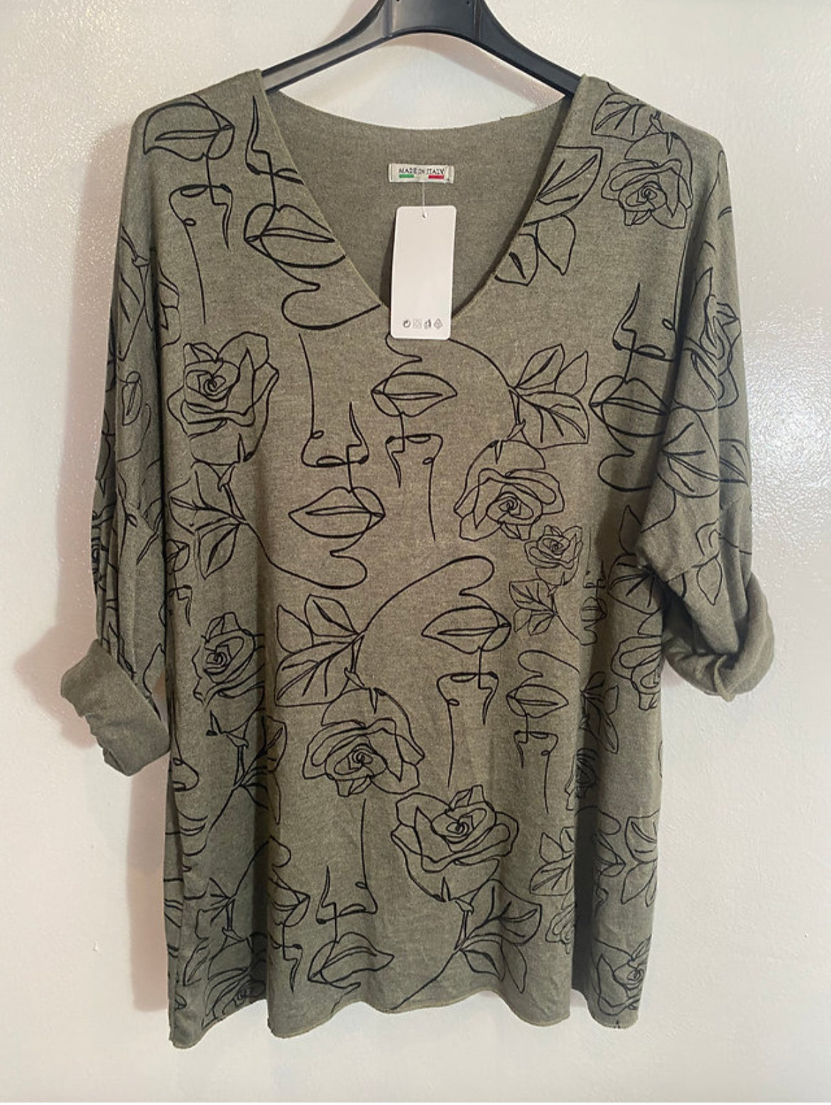Pull léger imprimé visage style Picasso