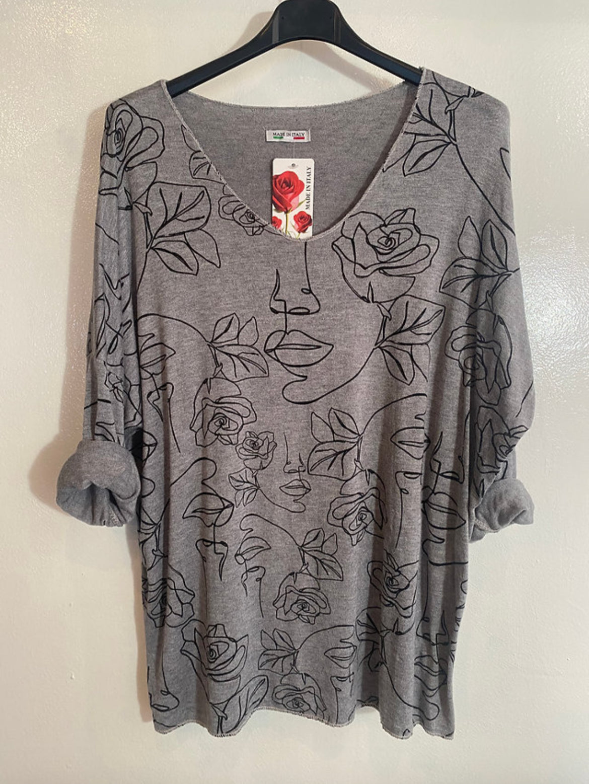 Pull léger imprimé visage style Picasso