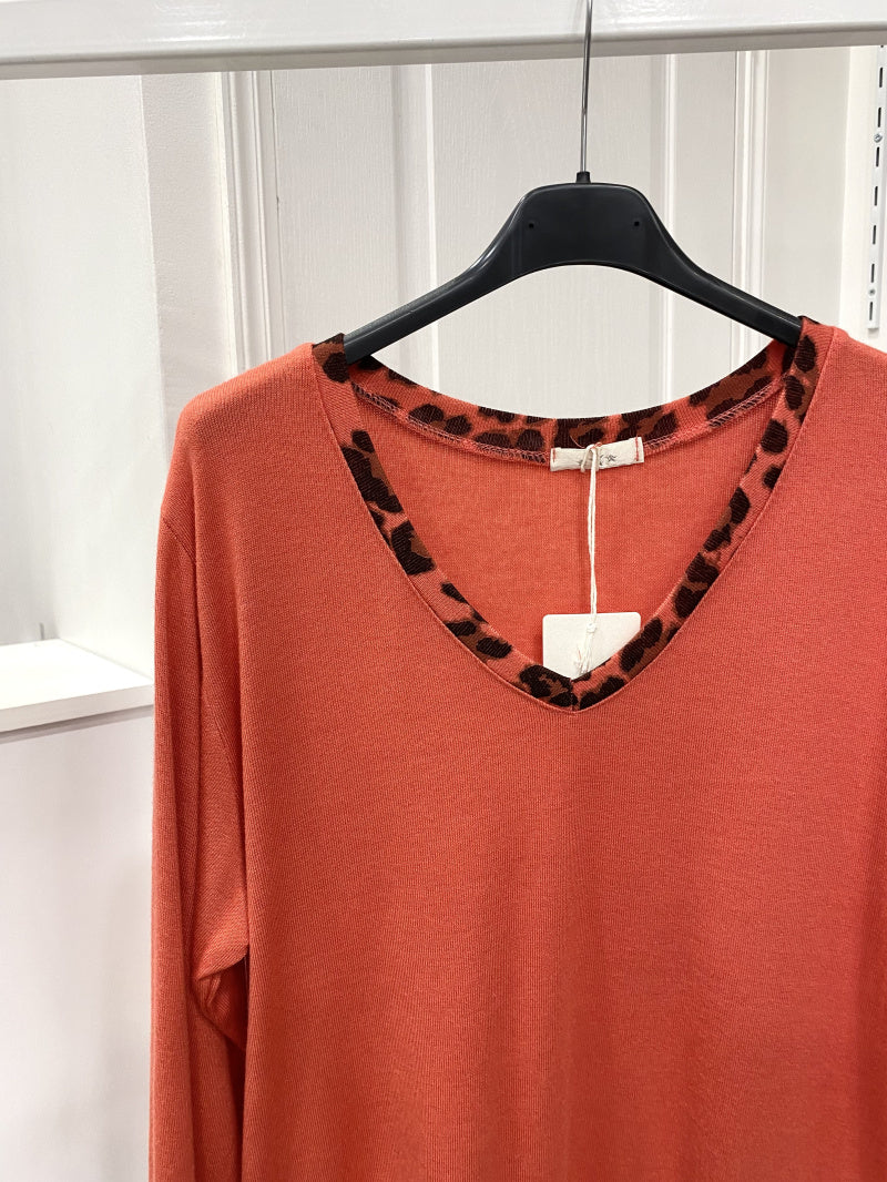 Pull léger manches longues imprimé léopard