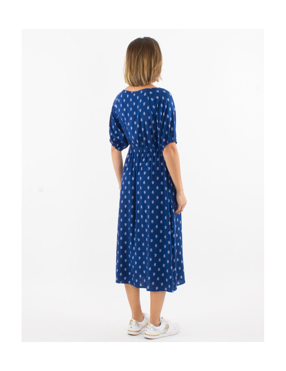 Robe longue originale à col V