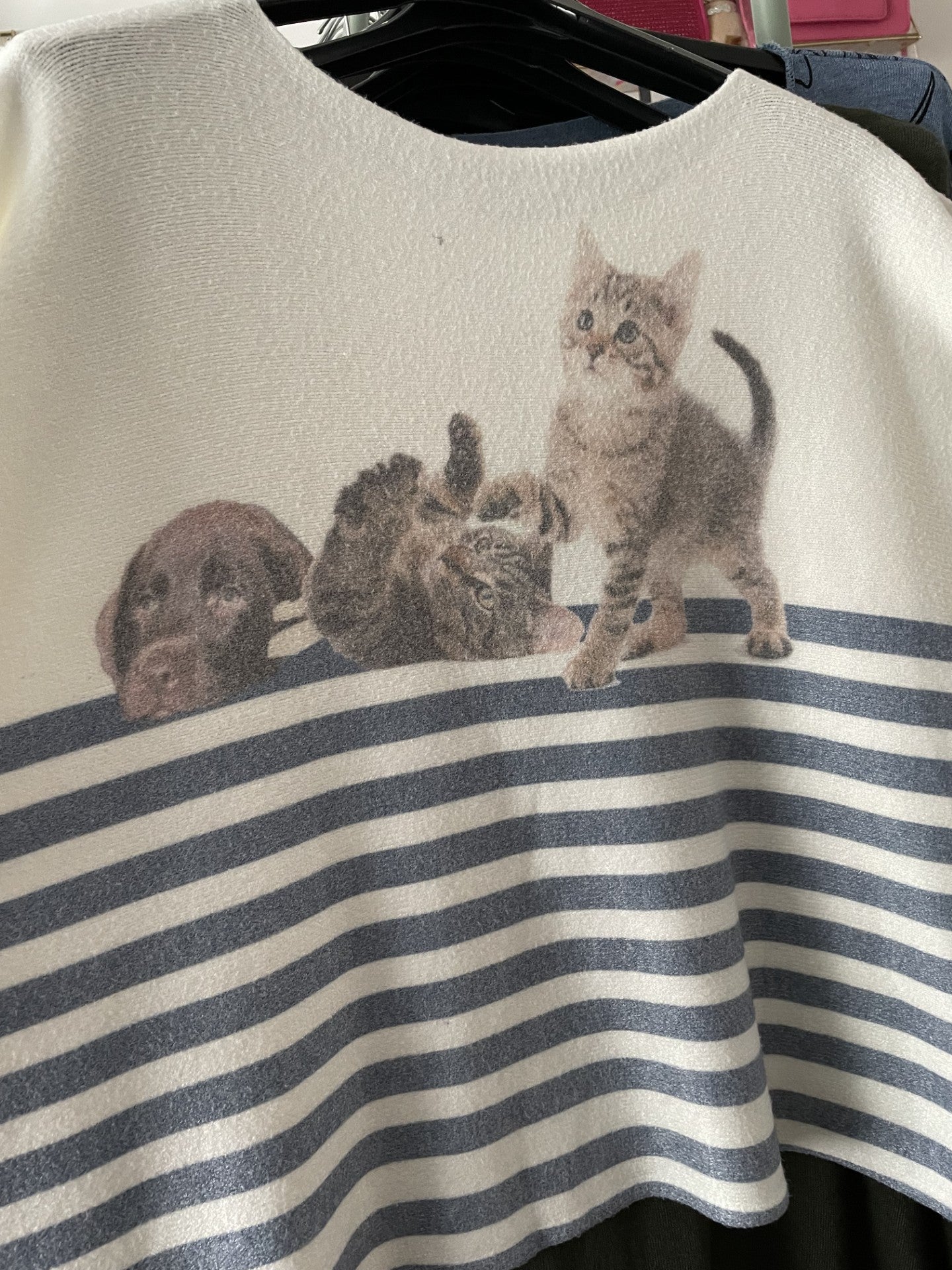 Pull oversize manches courtes imprimés chat ou fleur