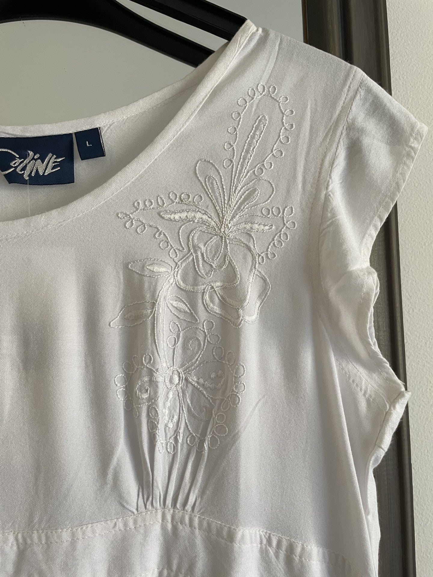Robe courte brodée Coline