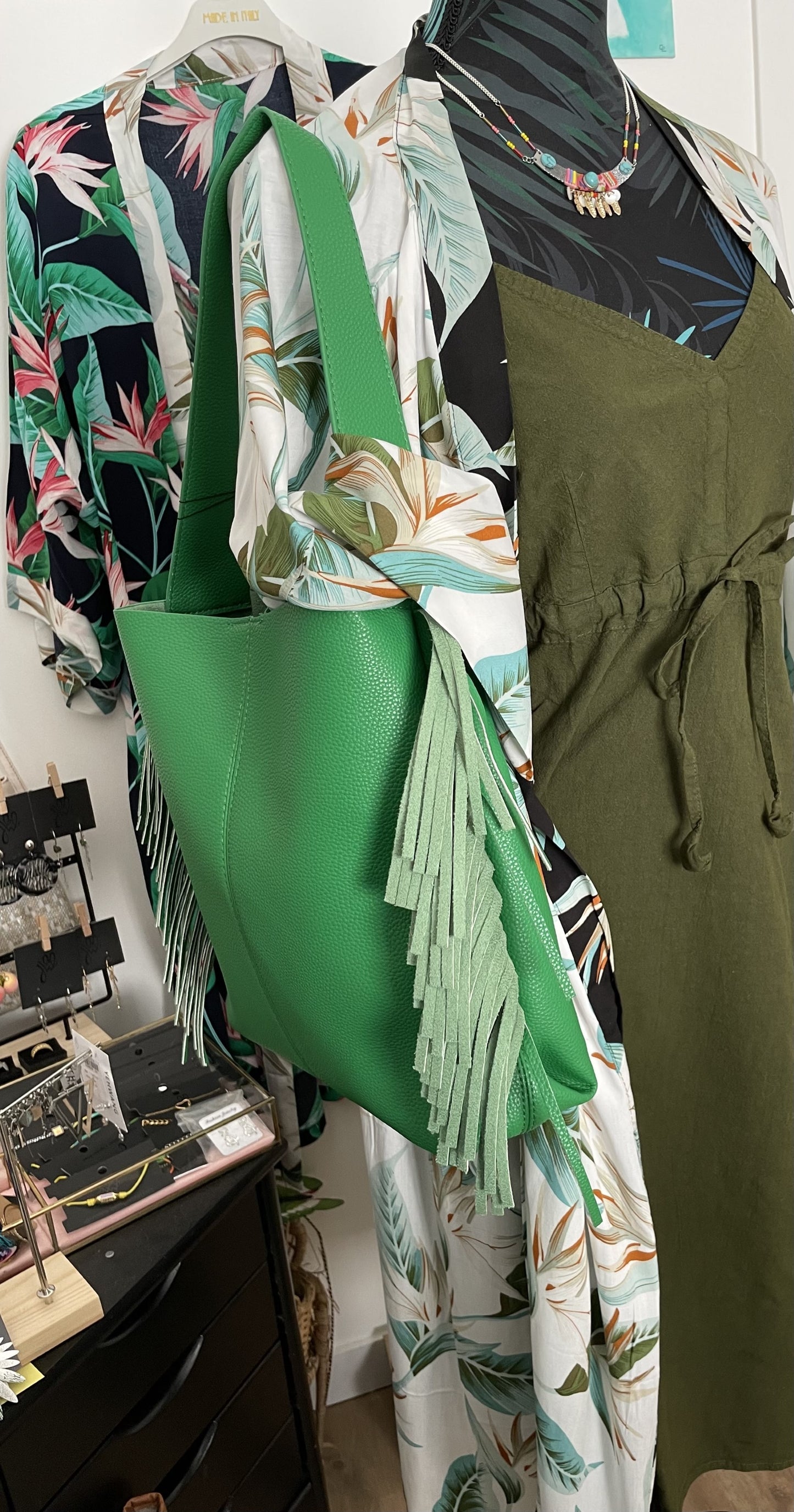 Kimono Long "Évasion Tropicale" en Soie - L'Élégance Luxueuse de l'Été !