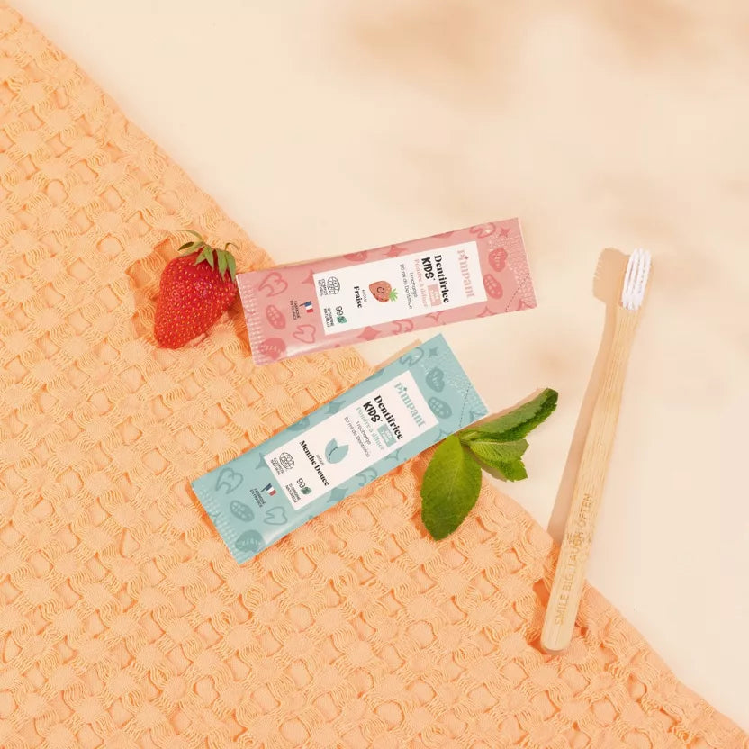 Kit Découverte Dentifrice Kids Fraise (1 bouteille + 1 stick)