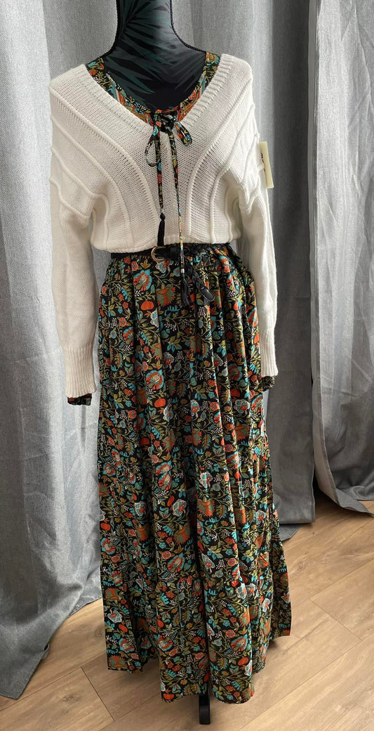 Robe longue boho fleurie liens pompons