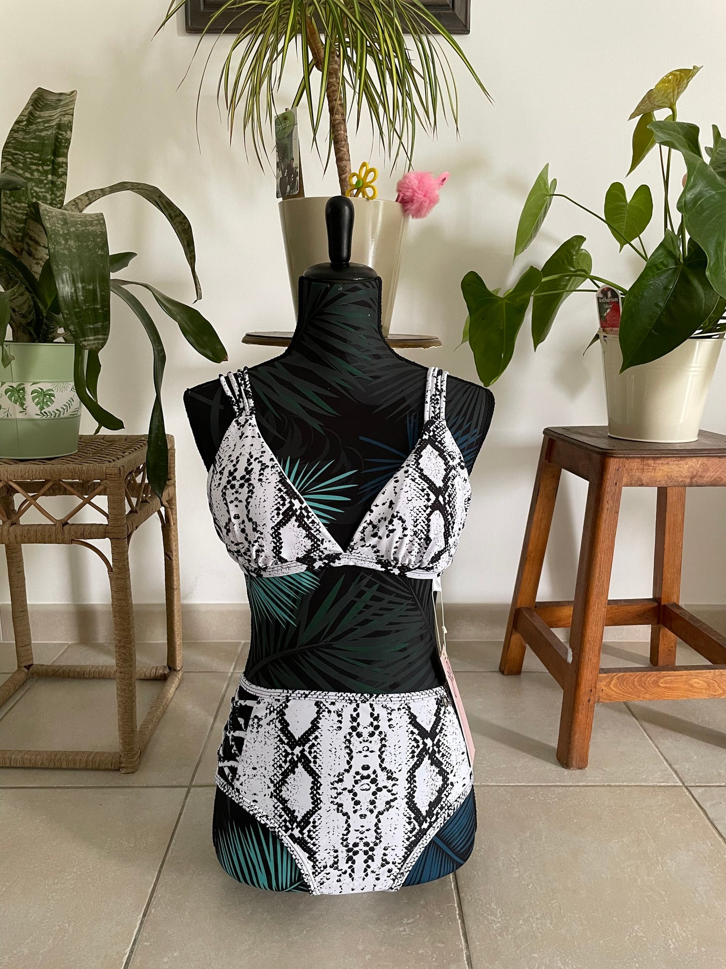 Bikini "Ondes Sauvages" Imprimé Peau de Serpent Noir & Blanc - Soyez la Reine de l'Été !