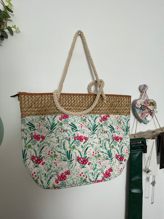 Sac de Plage "Jardin Bohème" en Paille et Tissu Fleuri - Élégance Estivale