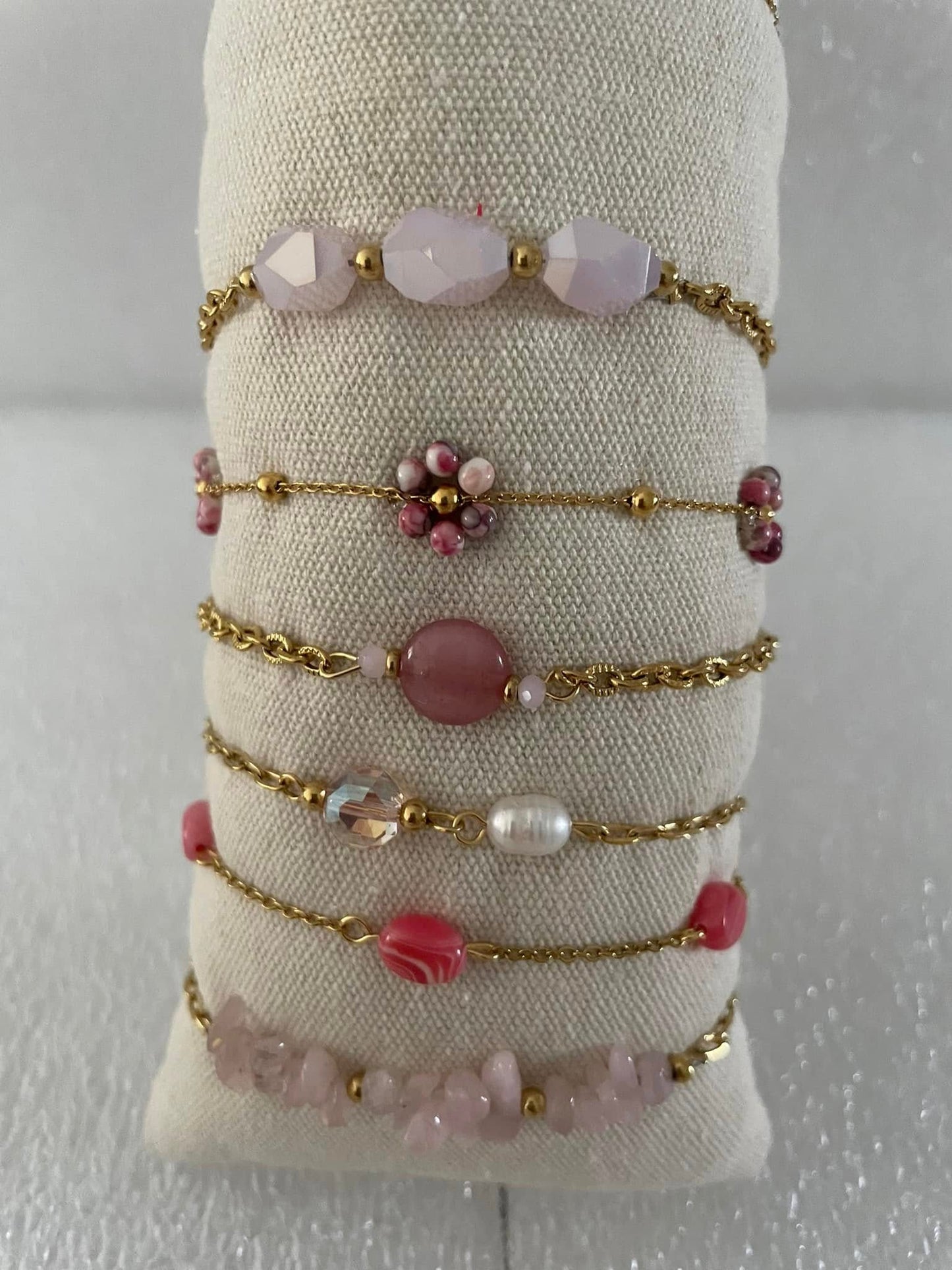 Bracelet en acier inoxydable et pierres roses pâles