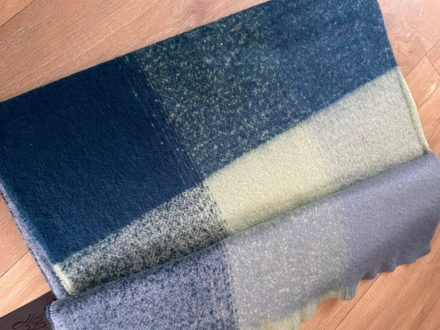 Écharpes Hiver Cocooning – Tartan Rose & Bleu
