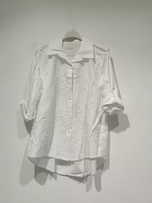 Chemise blanche en coton à fleurs en broderie anglaise