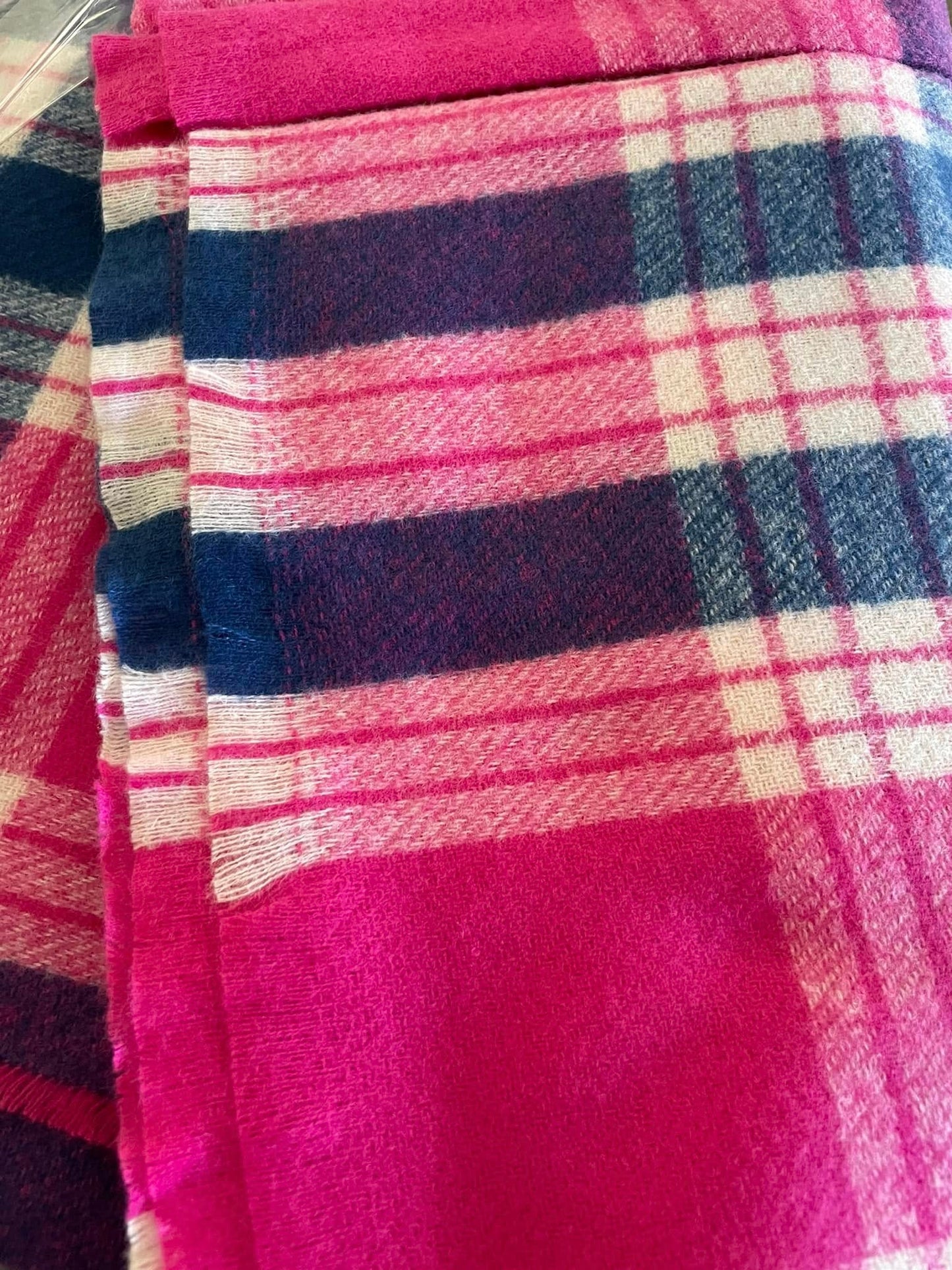Écharpes Hiver Cocooning – Tartan Rose & Bleu