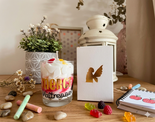 Bougie gourmande artisanale "Merci maîtresse" parfum cerise 100% végétale
