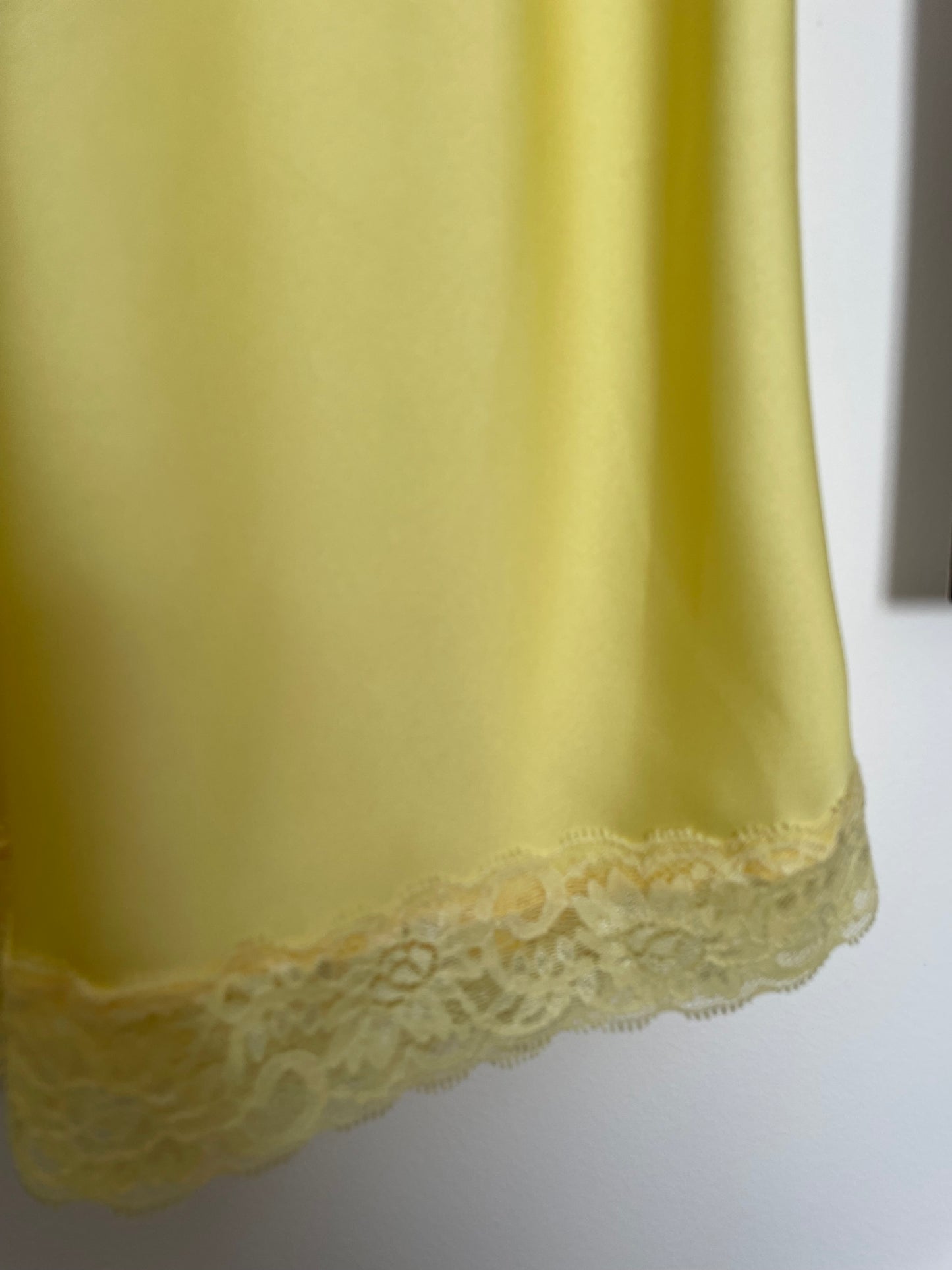 Caraco dentelle jaune