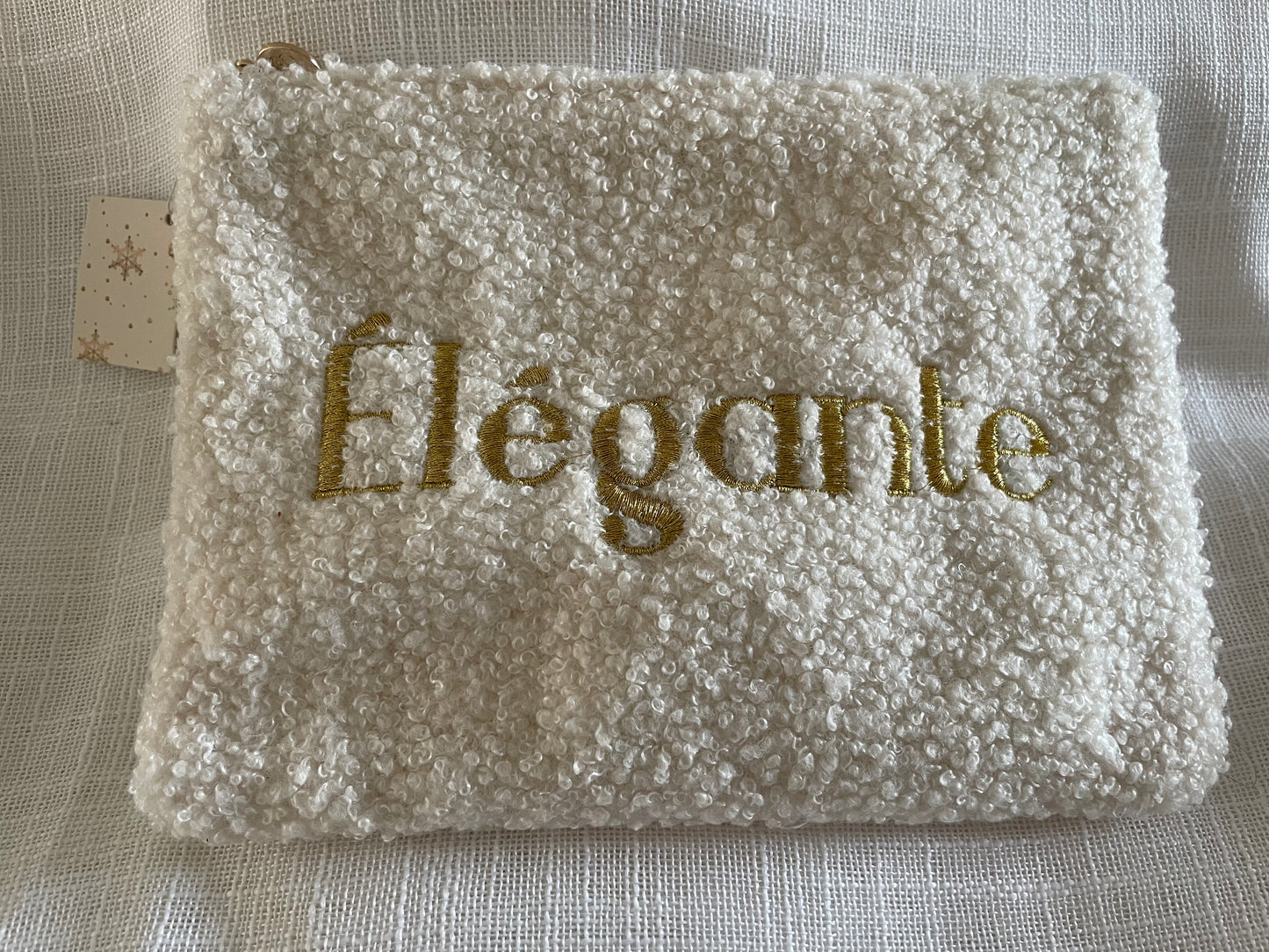 Pochette pilou brodée Votre Nouveau Compagnon Chic ! ✨