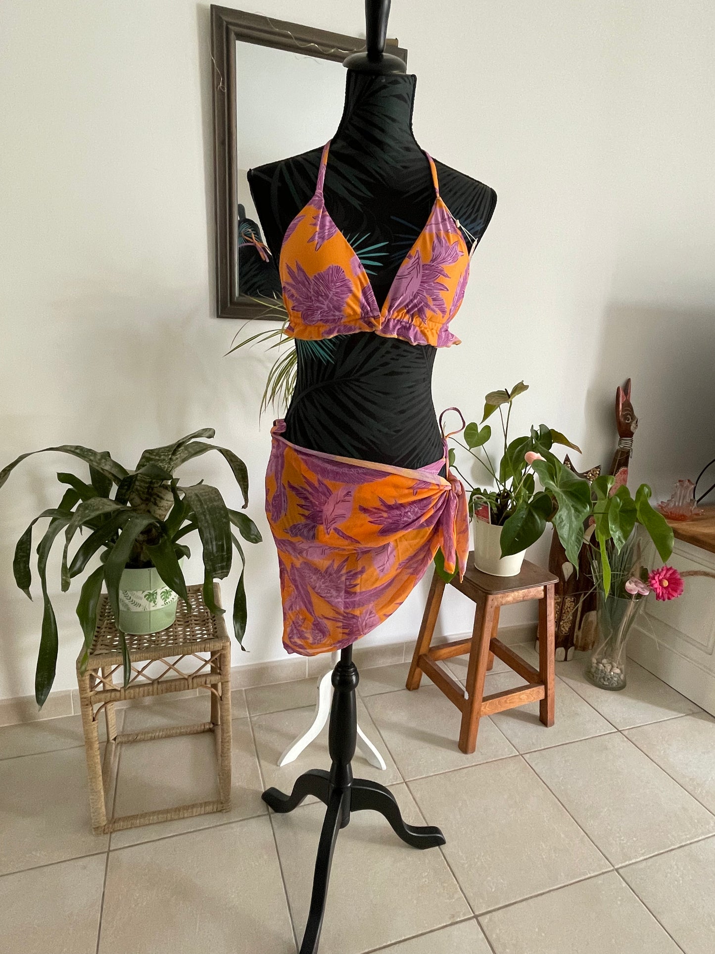 Ensemble Bikini "Sunset Paradise" & Paréo Assorti - L'Évasion Tropicale pour votre Été !