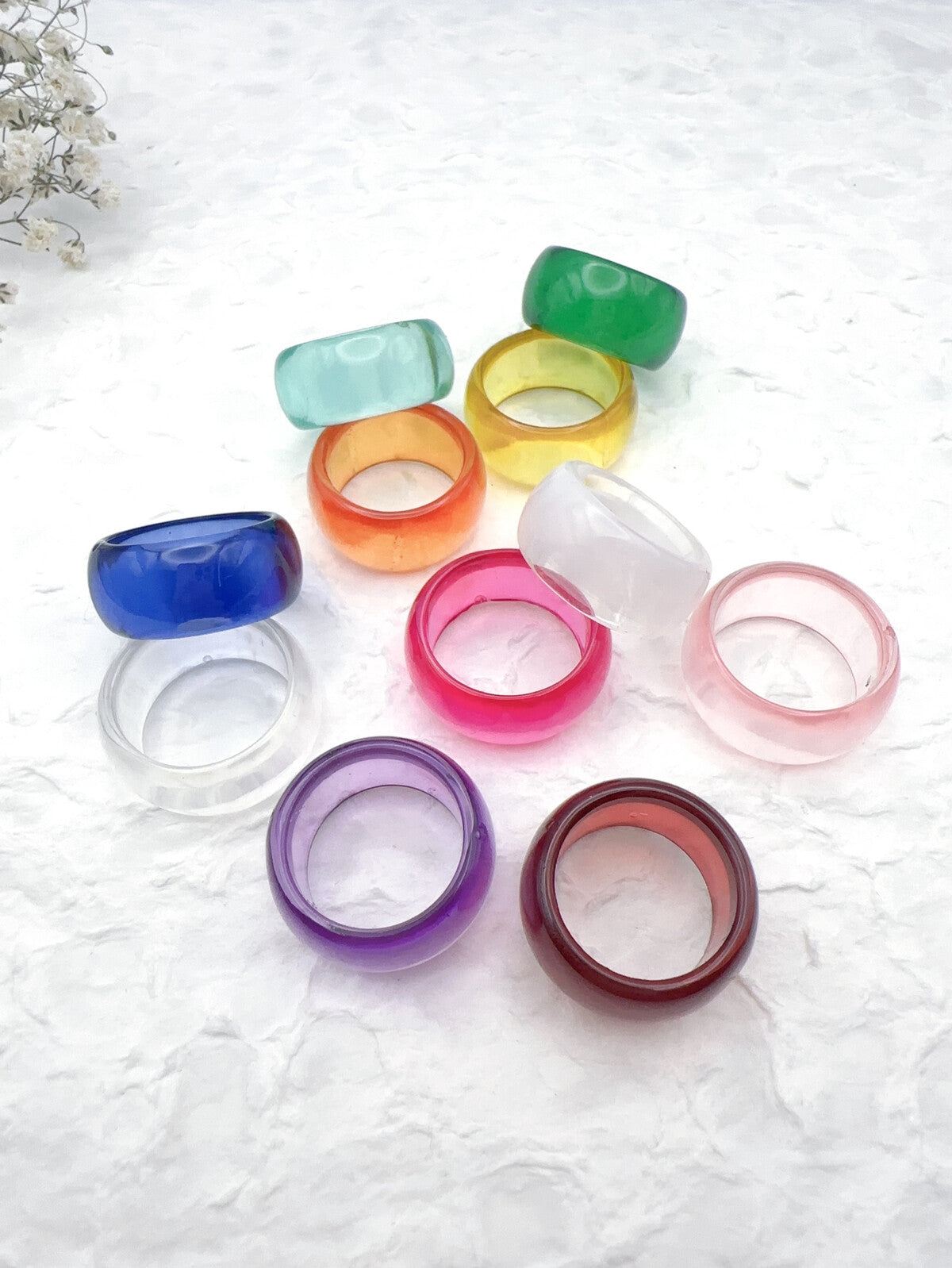 Bague en acrylique