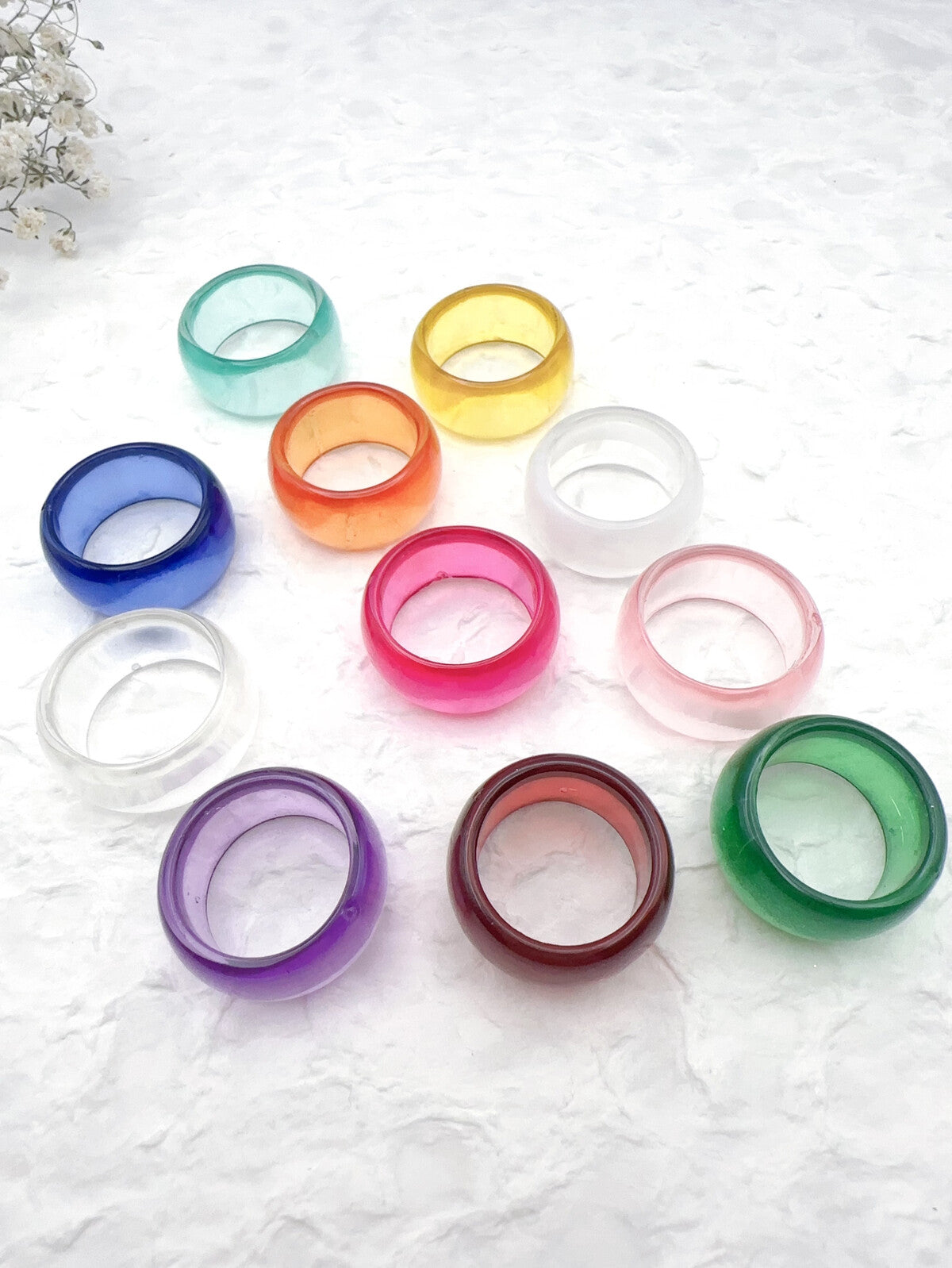Bague en acrylique