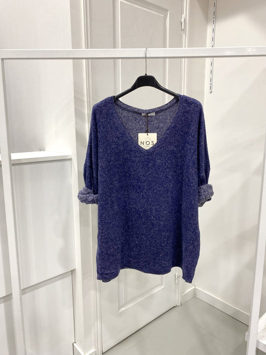 Pull bleu foncé laine  dernière pièce  !