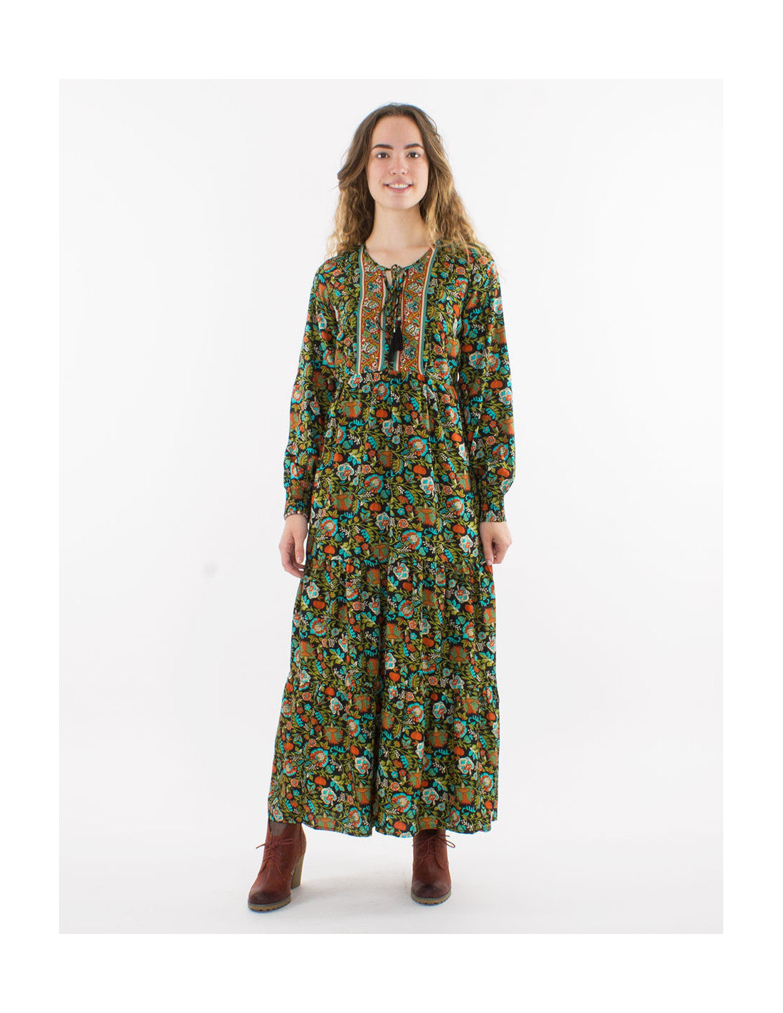 Robe longue boho fleurie liens pompons