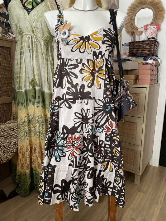 Robe courte Coline modèle marguerite