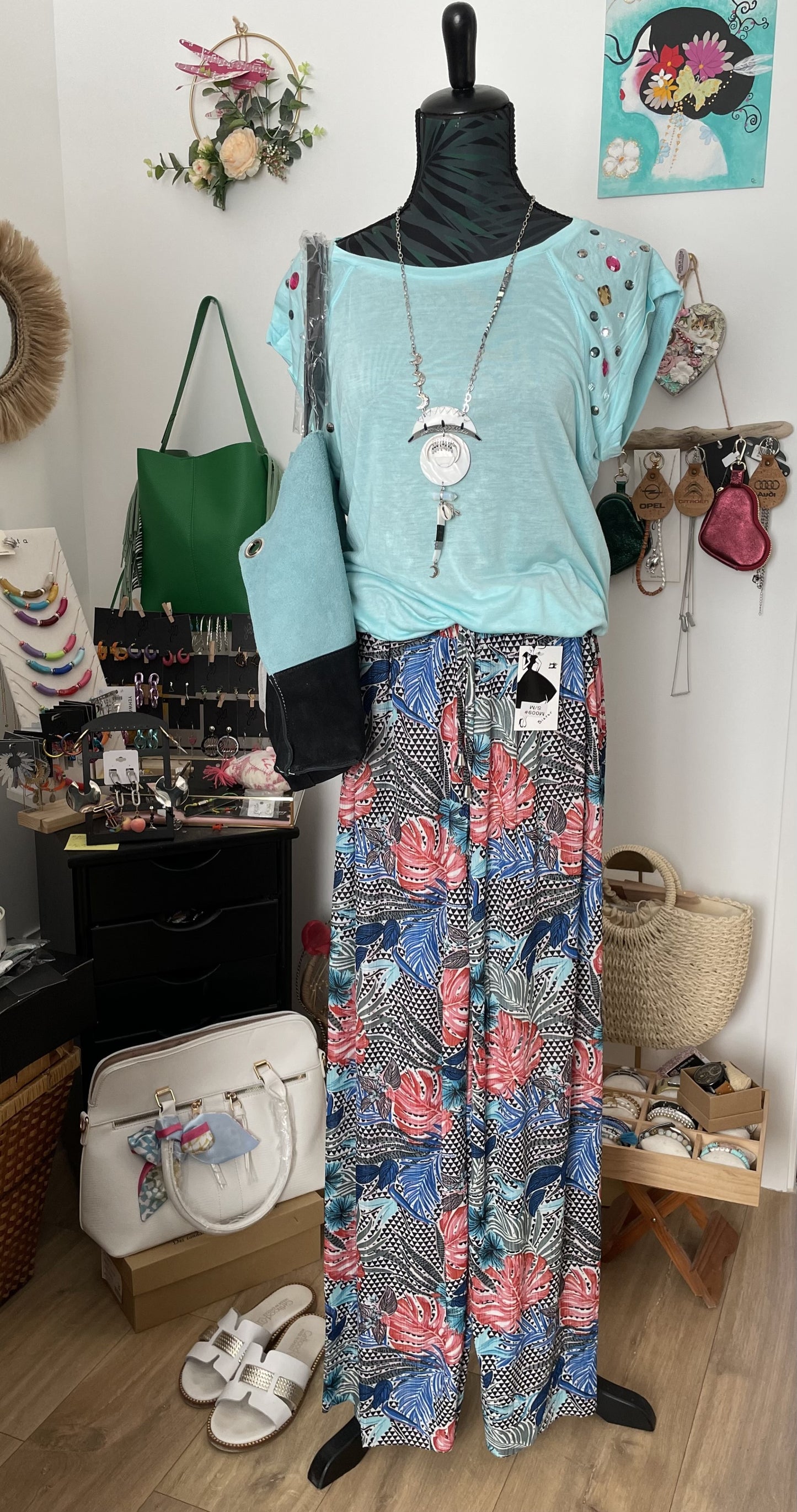 🌴 Pantalon Large à Imprimé Tropical – Élégant & Confortable