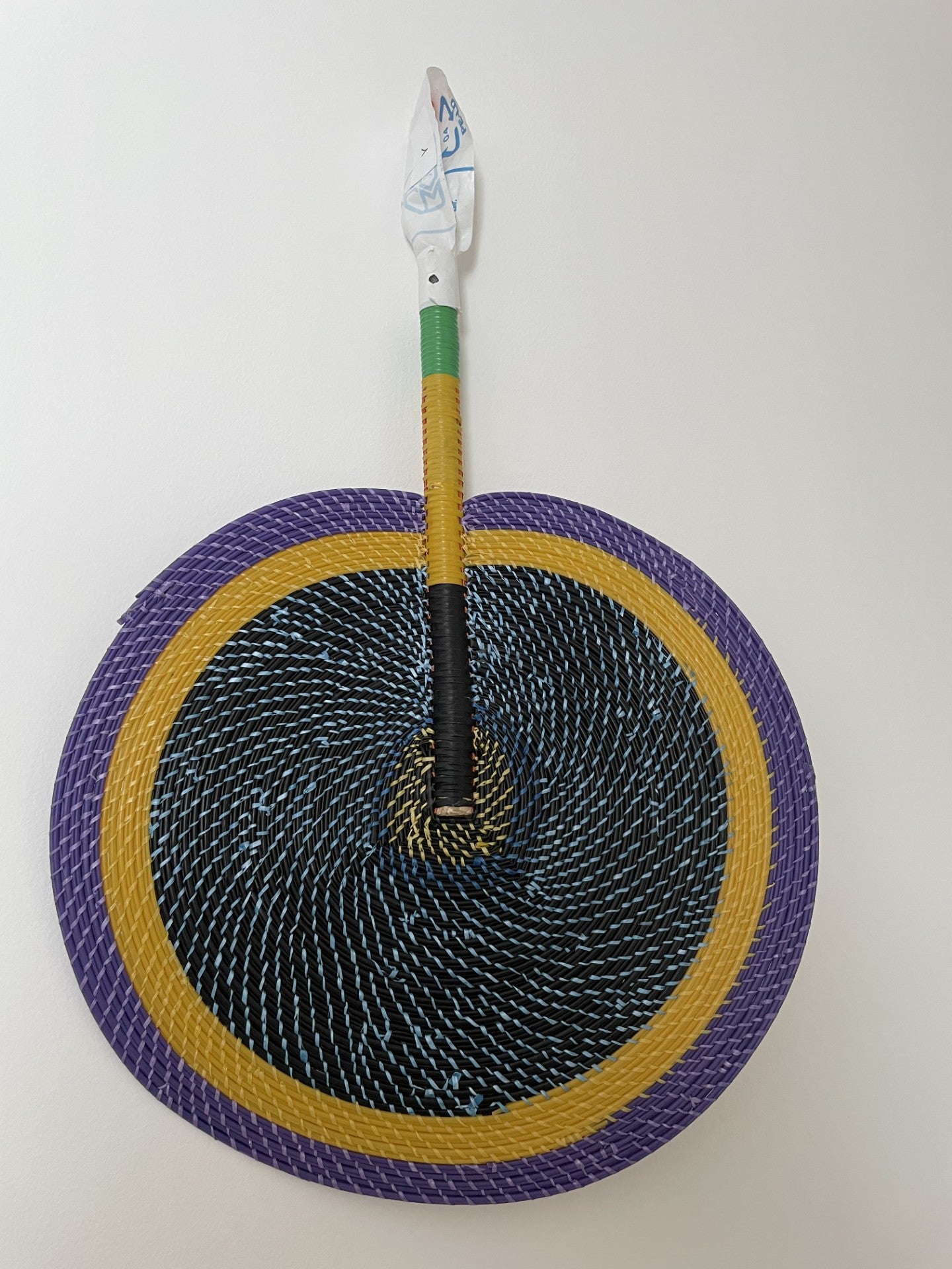 Éventails Africains Artisanaux "Rétro Pop" - Tissés Main en Plastique Recyclé !