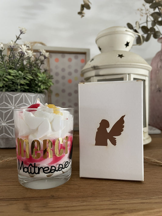 Bougie gourmande artisanale "Merci maîtresse" parfum cerise 100% végétale