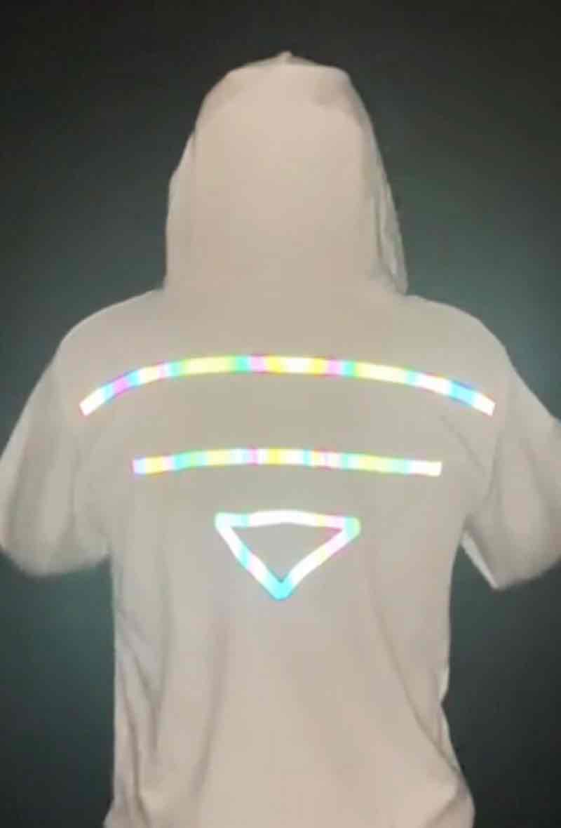Sweat blanc à capuche